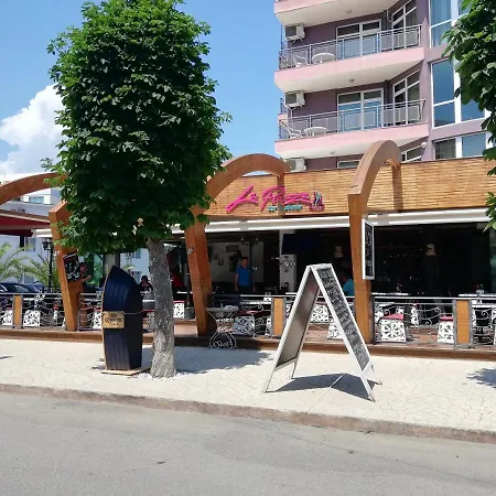 One- Bed Apart For Rent At Sunny Lägenhet Slăntjev Brjag